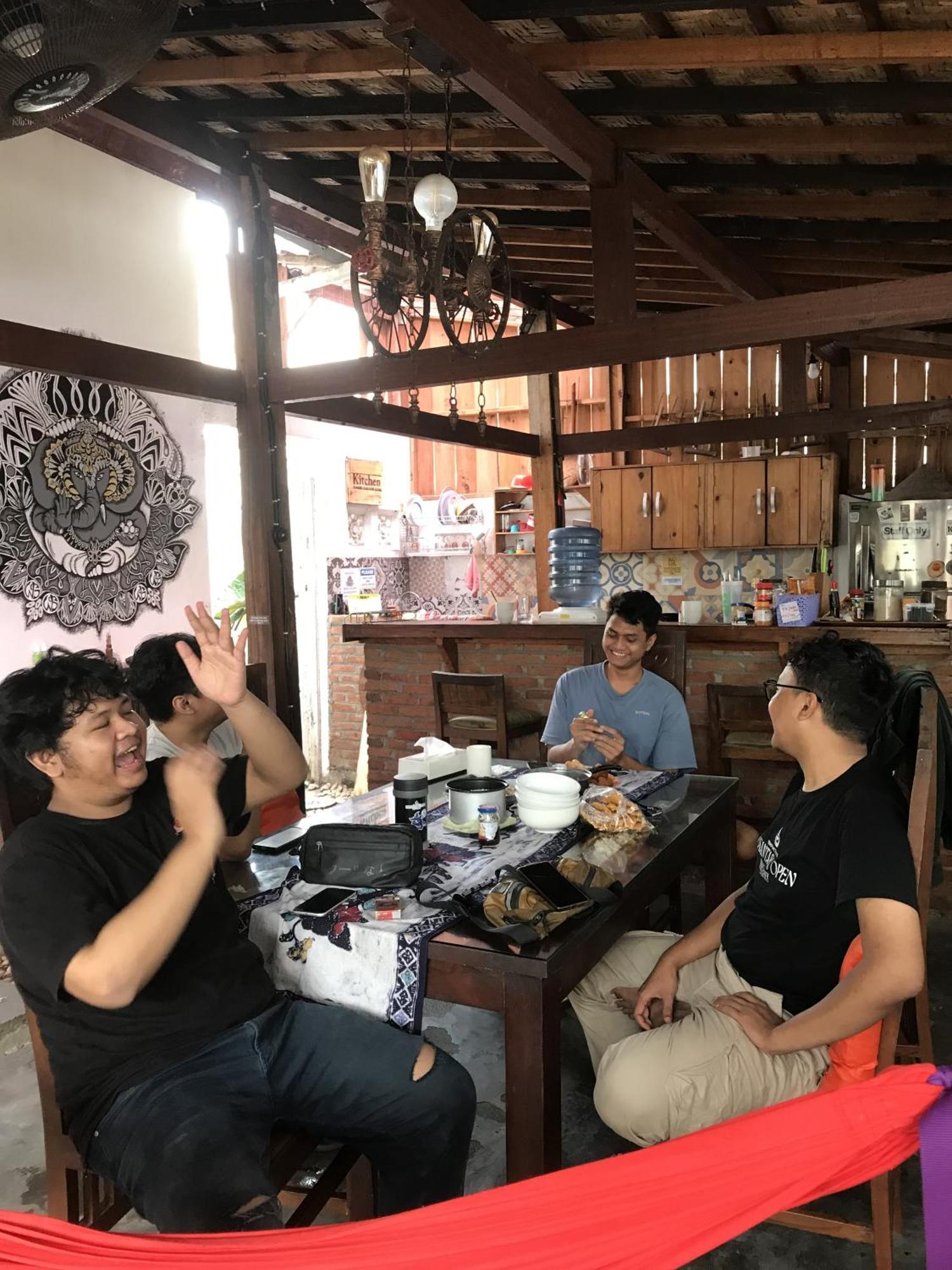 日惹 Wood Stone旅舍 外观 照片