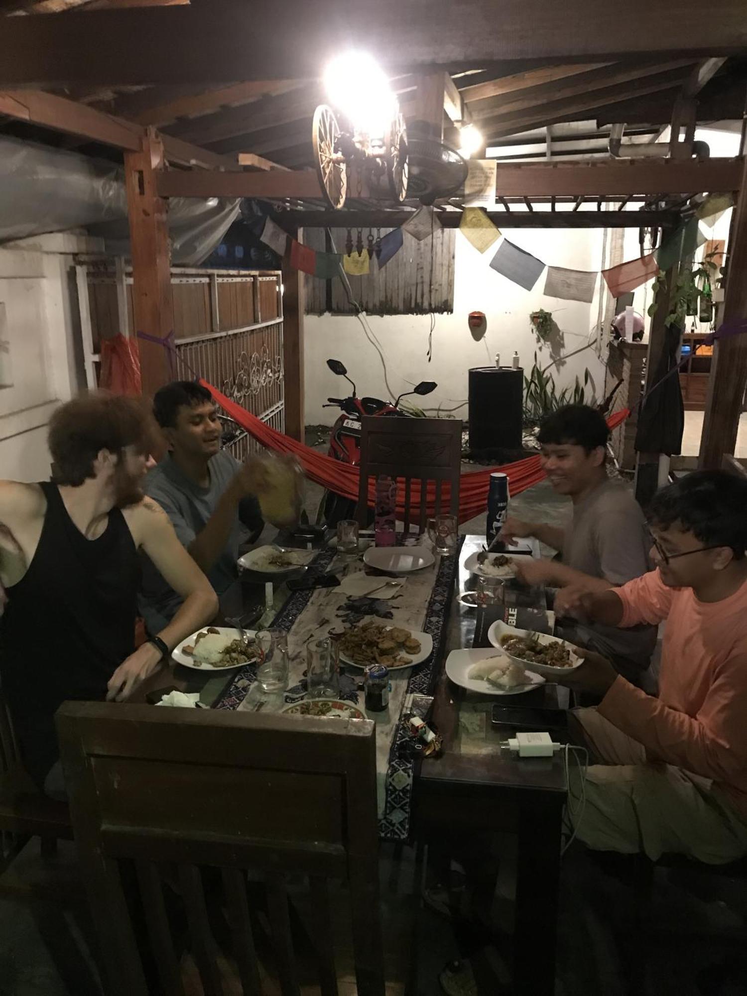 日惹 Wood Stone旅舍 外观 照片